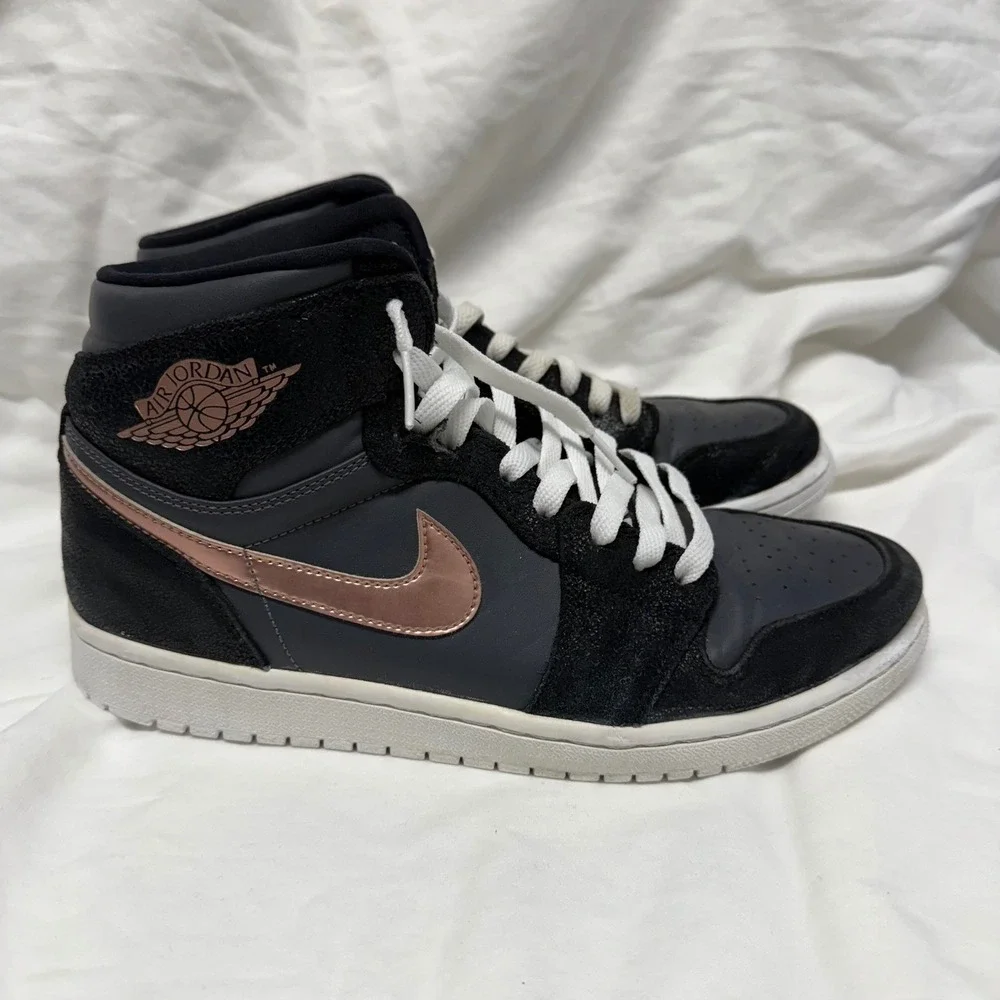 Nike Air Jordan 1 Retro High Black Bronze Medal 332550-016 Mens Size 9‎